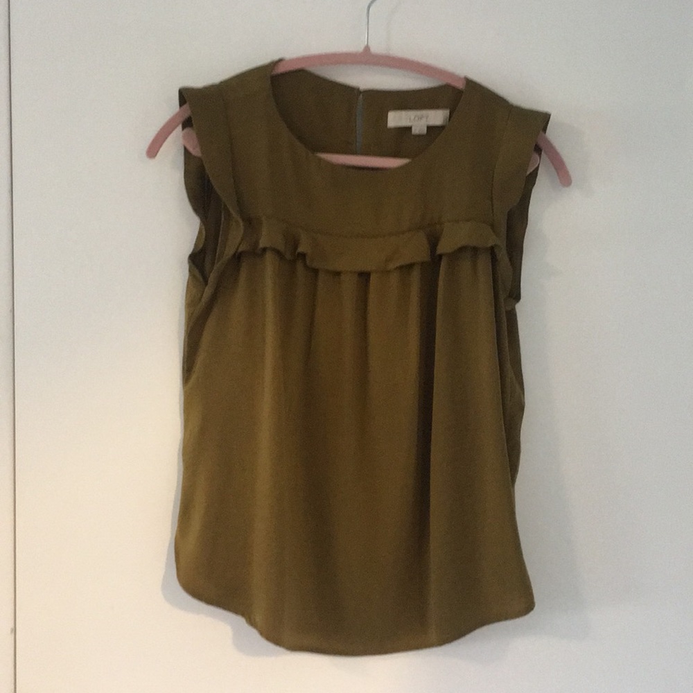 Silky LOFT ruffle blouse